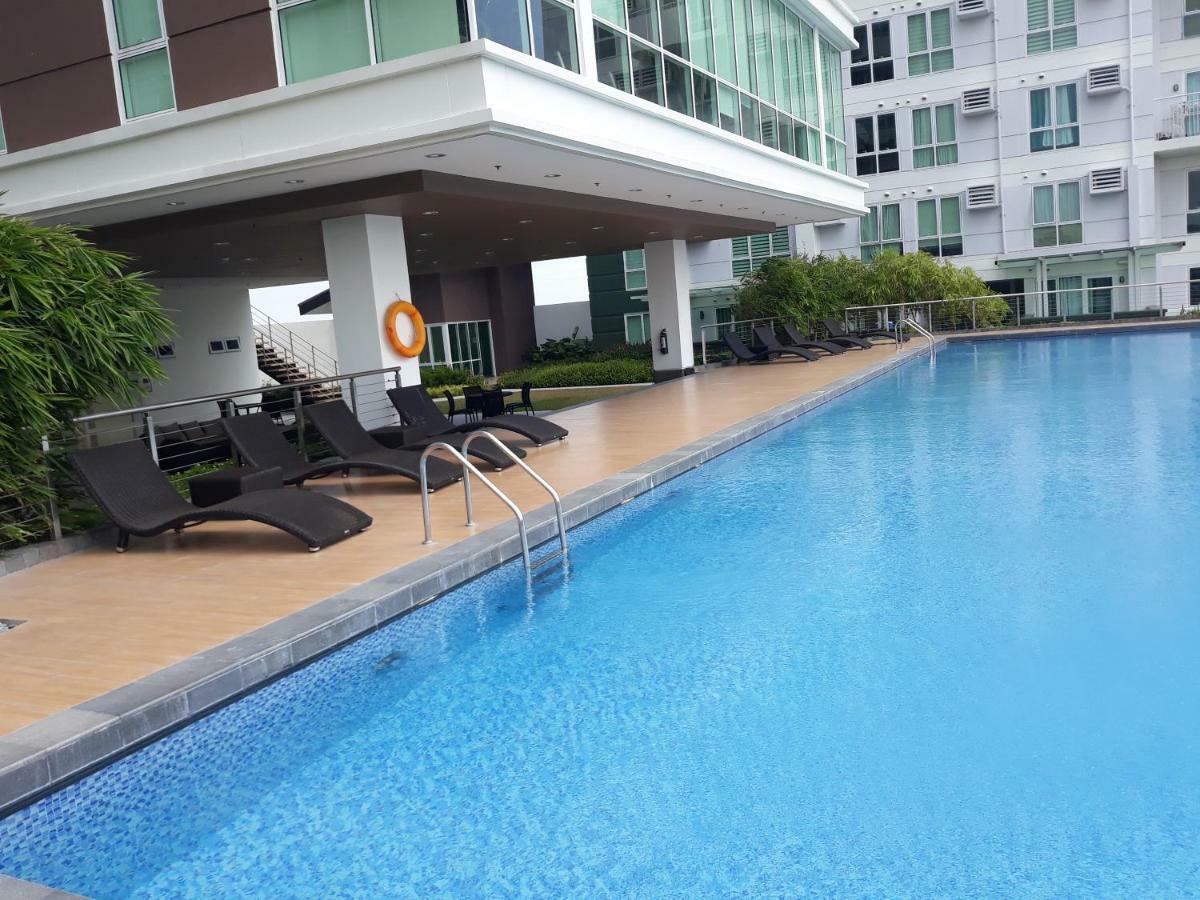 Abreeza Place By Chriza Davao Экстерьер фото